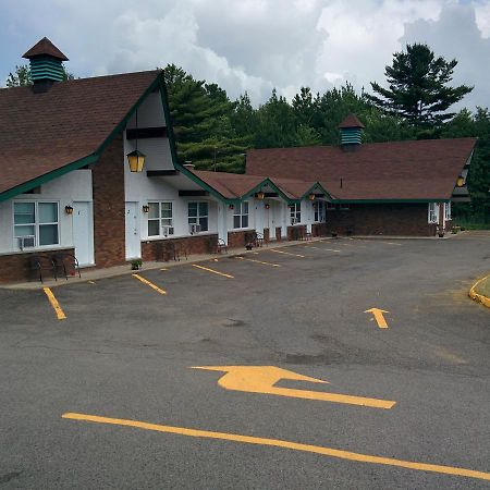 Motel Les Pins Гранбі Екстер'єр фото