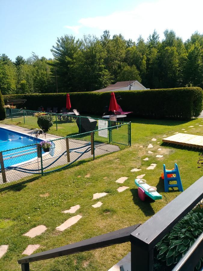 Motel Les Pins Гранбі Екстер'єр фото
